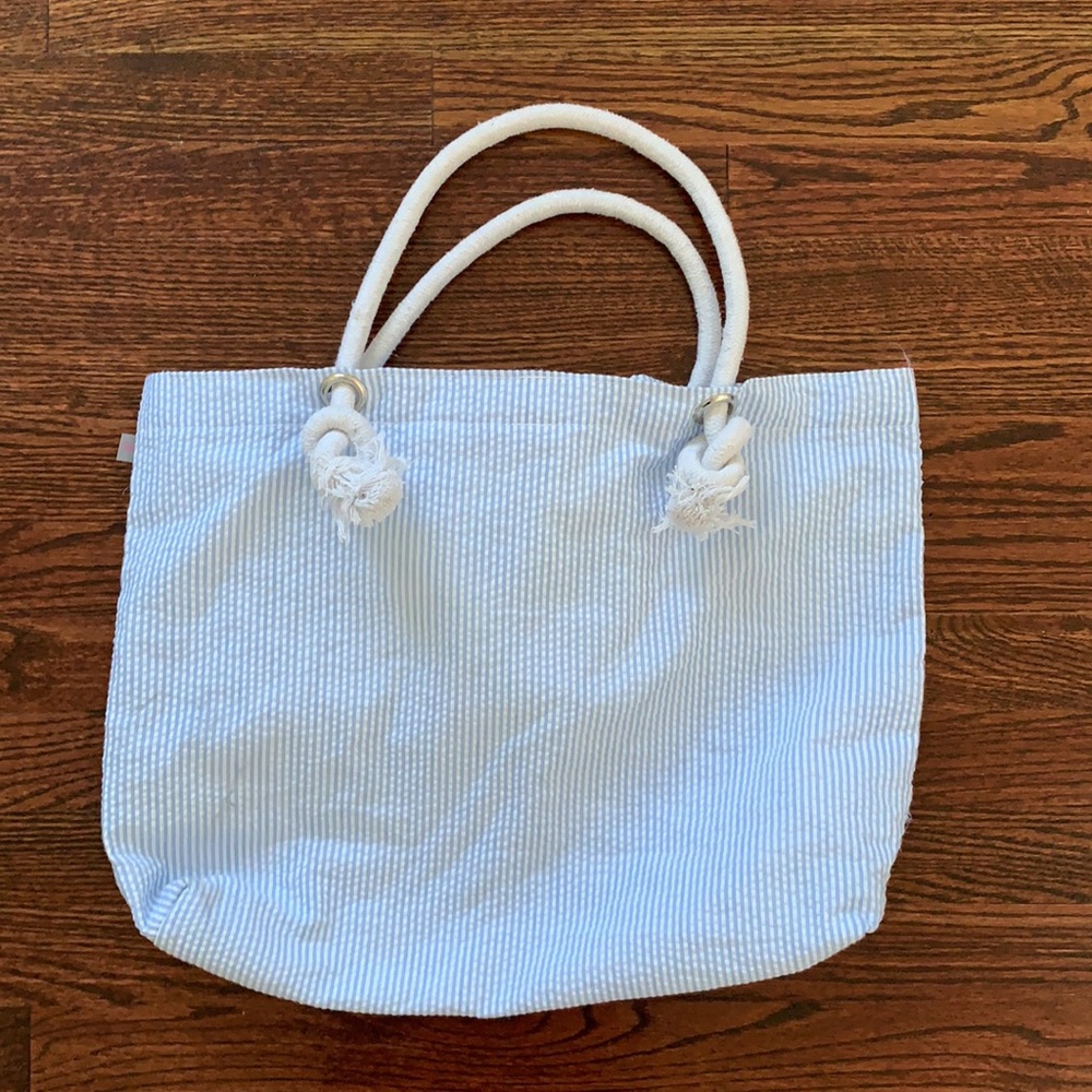 Seersucker “pool” monogrammed waterproof lined bag - Picture 5 of 5